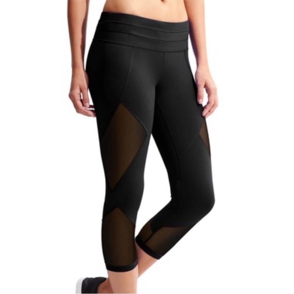 Athleta black mesh Sonar capri athletic leggings